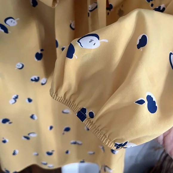 Peaches N Cream Apple print blouse small - Picture 4 of 7
